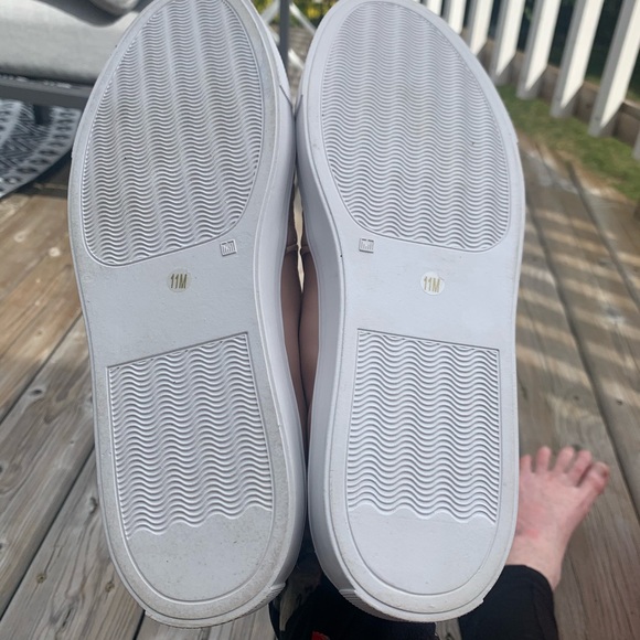 🌺 NEW Sz11 WISHBONE COLLECTION sneakers - Picture 7 of 7